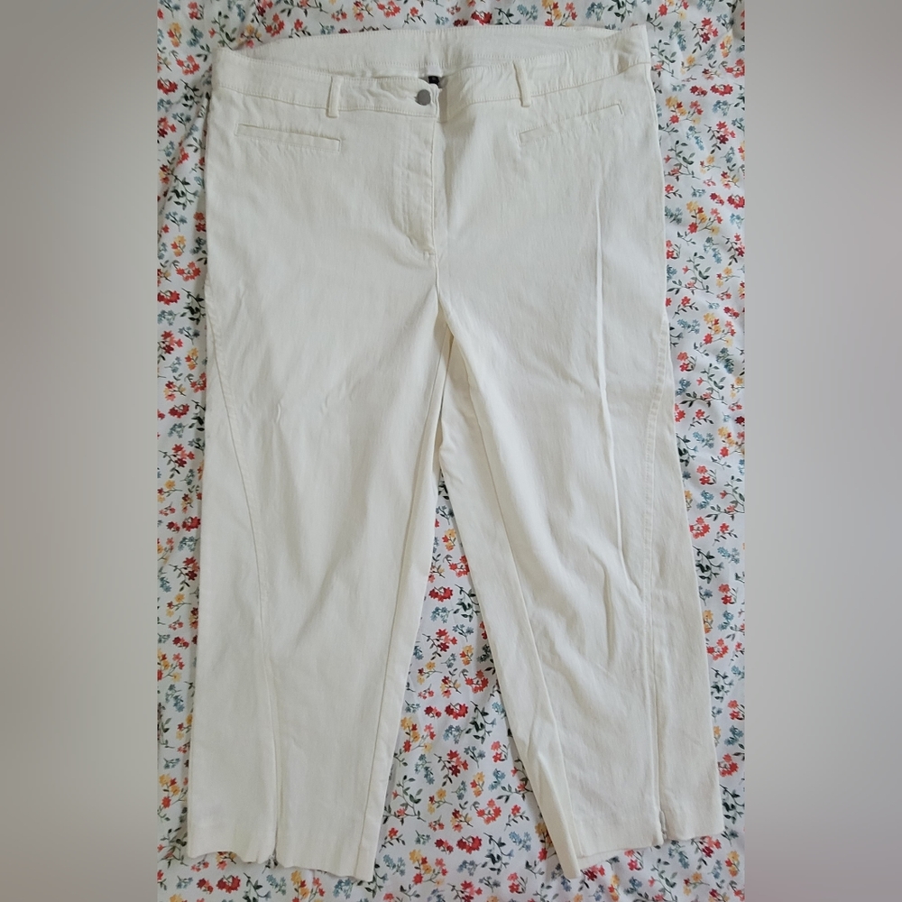M. Studio Plus Size Capri Pants - 16